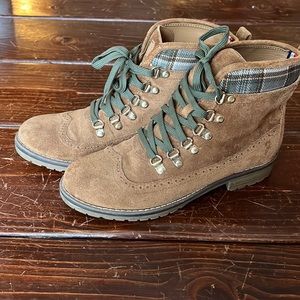 Brown suede Tommy Hilfiger boots.